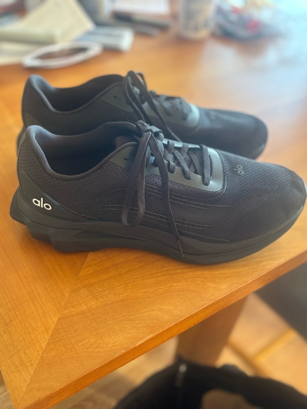 NWOT ALO Yoga Men's All-Black Athletic Running Sneakers size 11